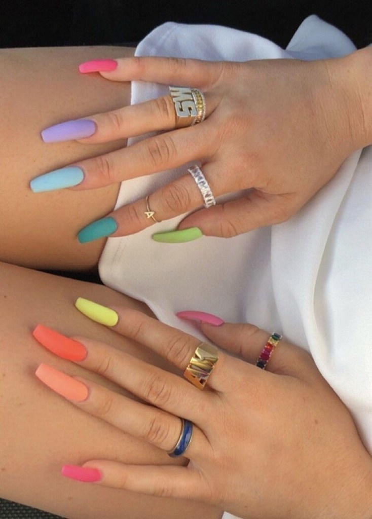 Stylish New Acrylic Nail art at home for fashionable women to try this Year 5 Stylish New Acrylic Nail art at home for fashionable women to try this Year