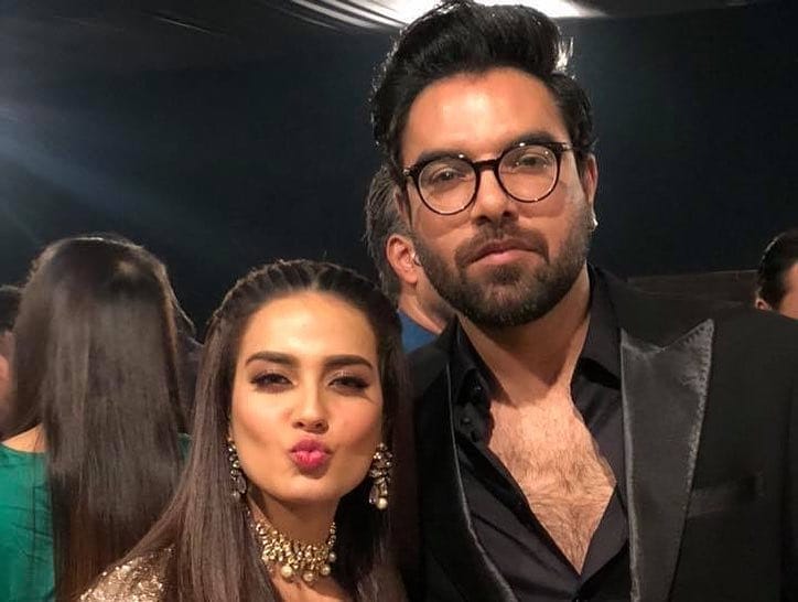De Facto Couple Iqra Aziz and Yasir Hussain Hanging Out Together & their Fans Think they are in Realtionship