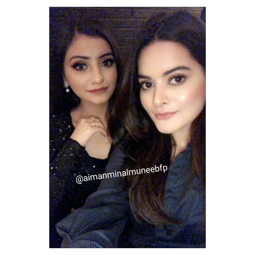 New Photos of Aiman & Minal with their Friends at Dinner