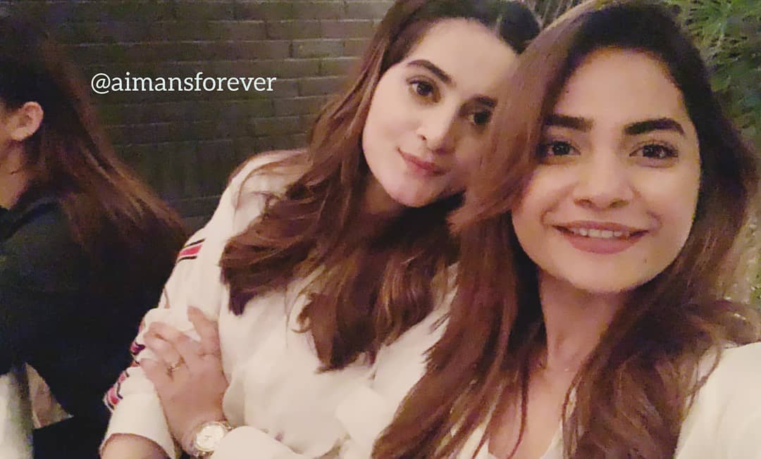New Photos of Aiman & Minal with their Friends at Dinner