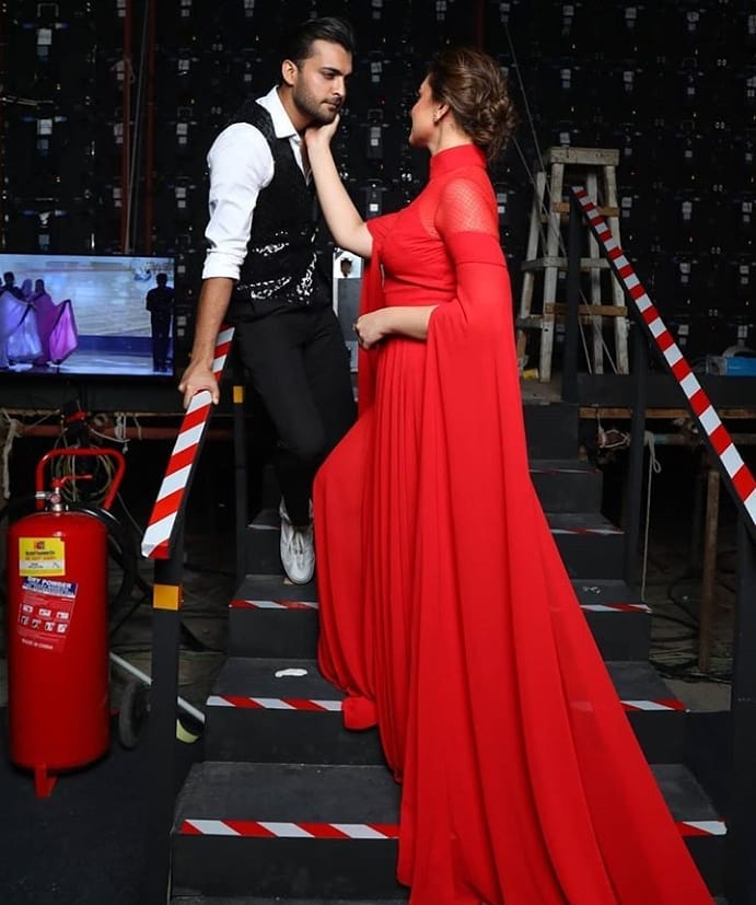 Famous Couple Zara Noor Abbas and Asad Siddique at Lux Style Awards 9 Famous Couple Zara Noor Abbas and Asad Siddique at Lux Style Awards