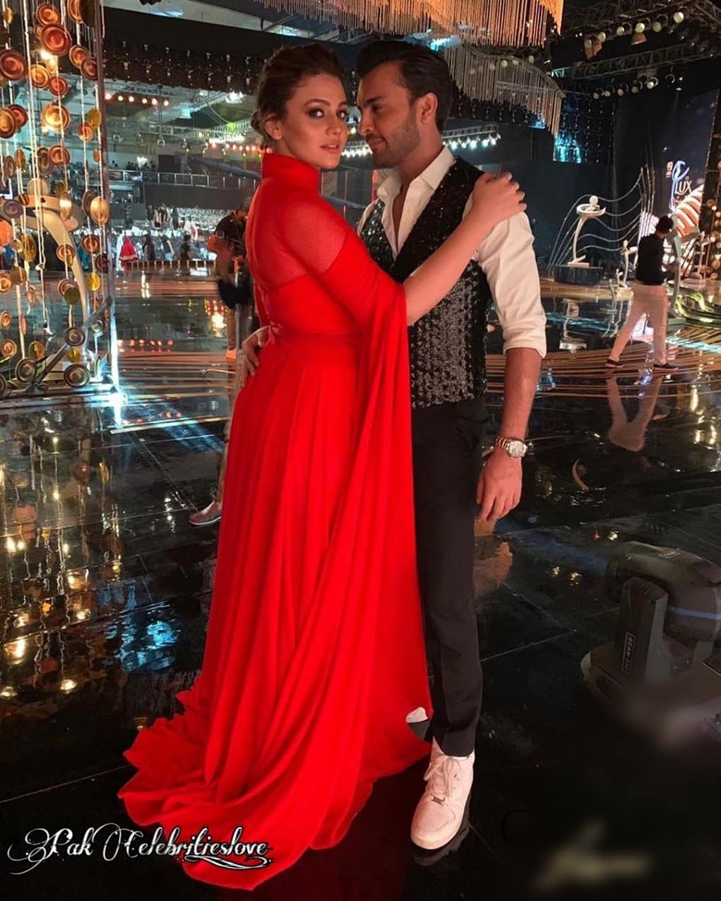 Famous Couple Zara Noor Abbas and Asad Siddique at Lux Style Awards 14 Famous Couple Zara Noor Abbas and Asad Siddique at Lux Style Awards