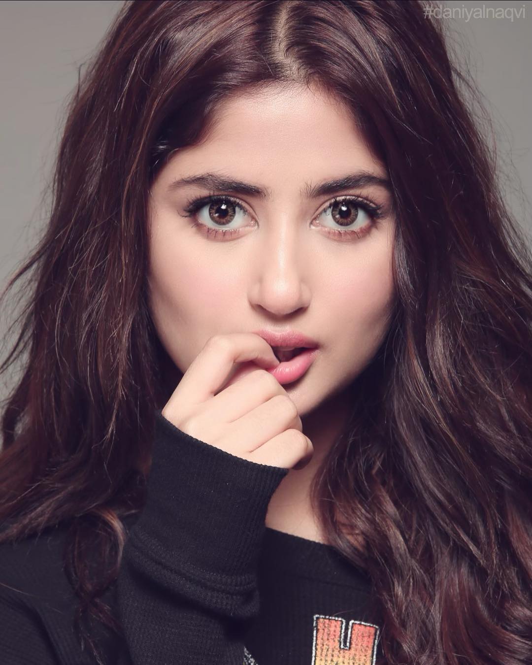 Check Innocent & Cool New Pictures of Awesome Actress Sajal Ali