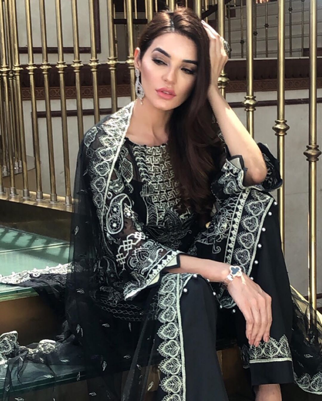 New Awesome Pictures of Actress Sadia Khan