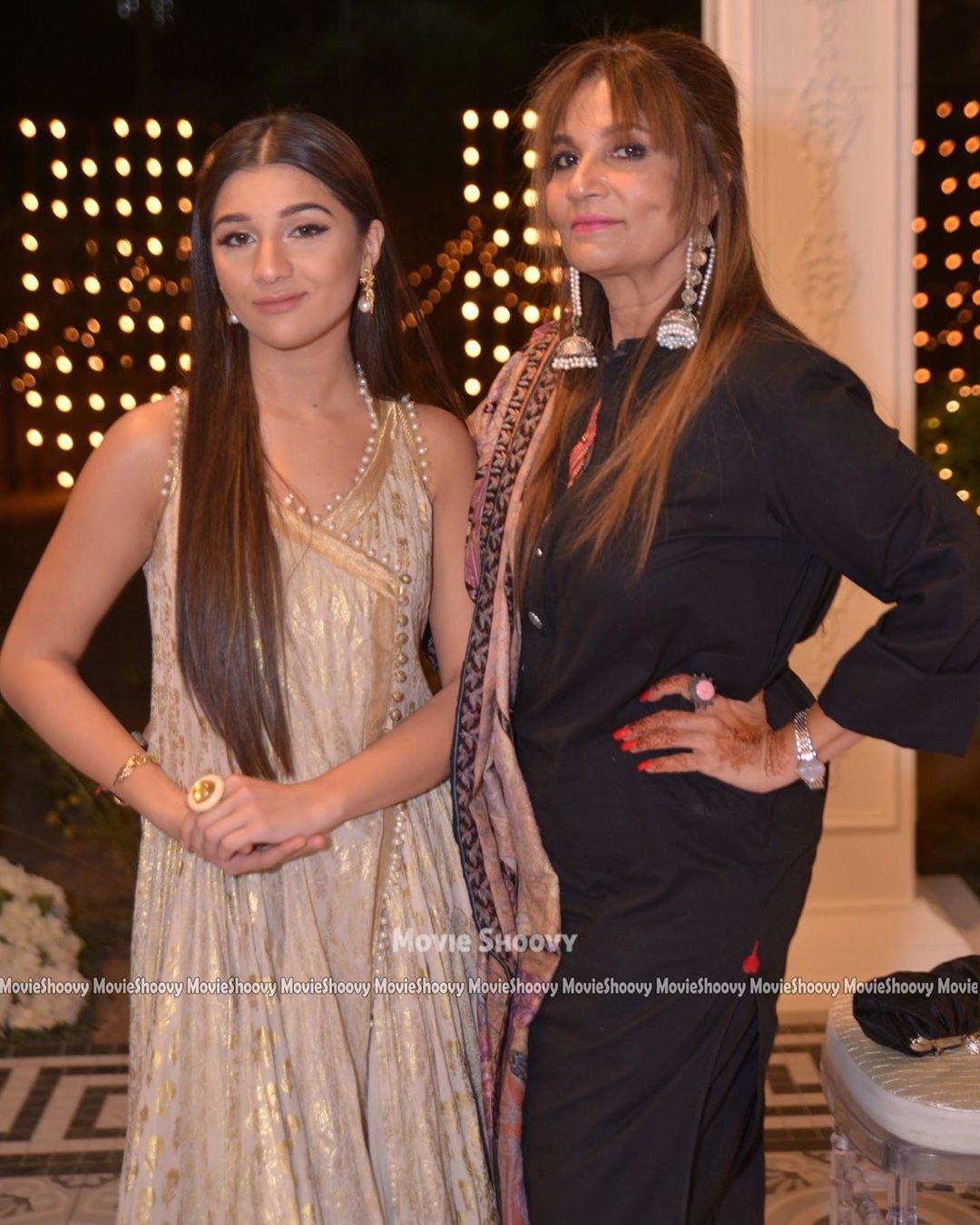 Bold Clicks of Fariha Altaf with her Daughter Parishey James