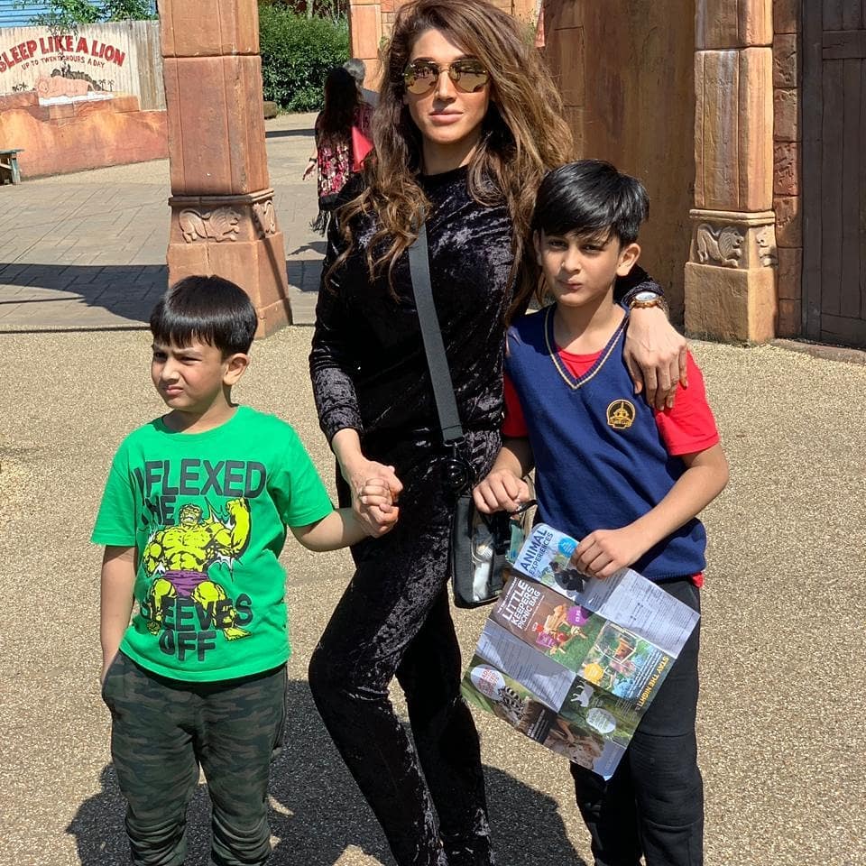 Clicks of Sana Fakhar with her Husband and Kids in London