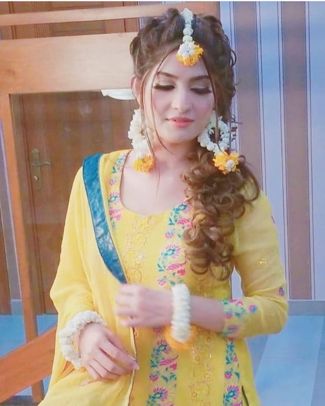 Awesome Wedding Clicks of Geo News Anchor Hifza Chaudhry