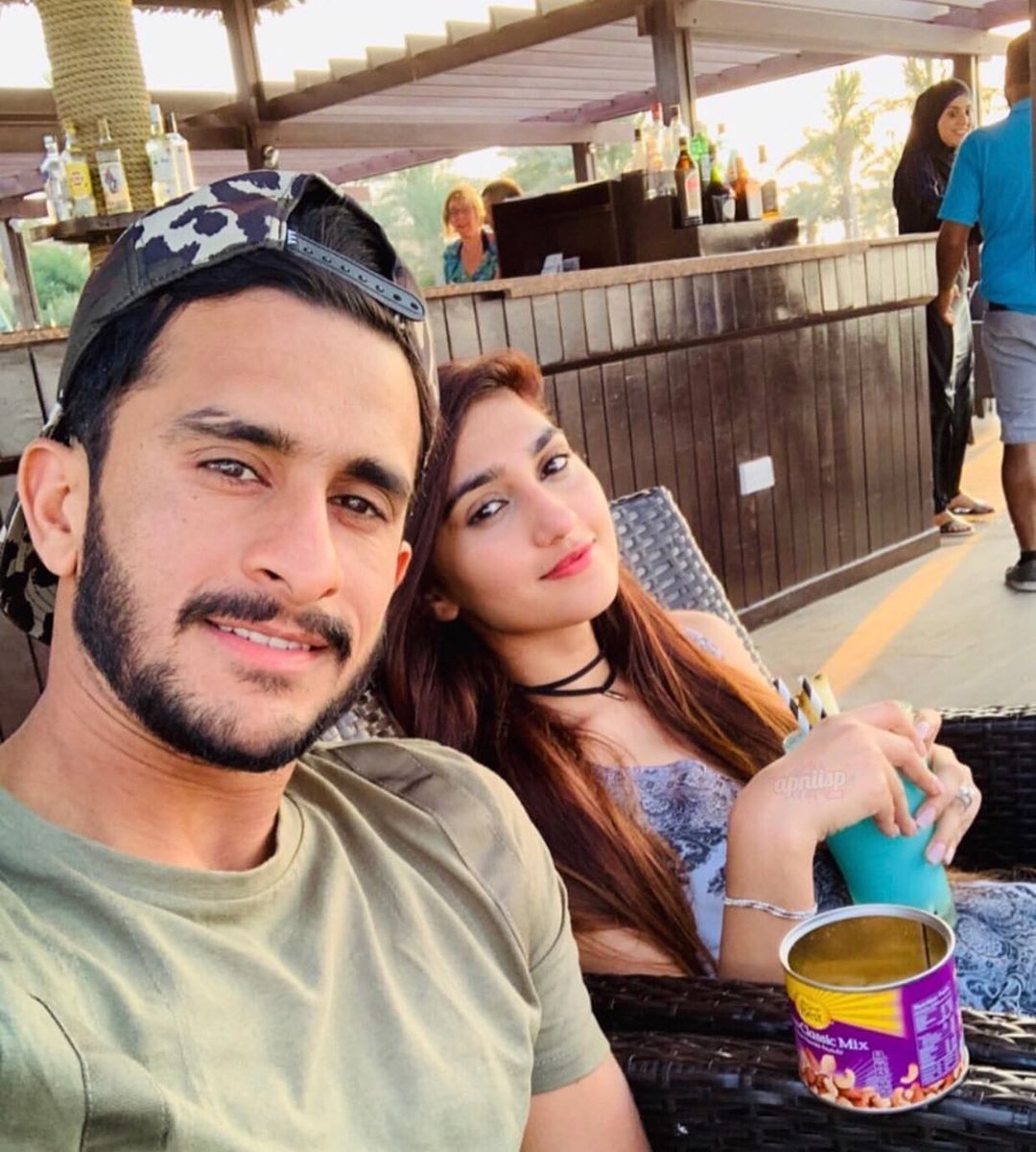 Awesome Pictures of Cricketer Hassan Ali with Wife