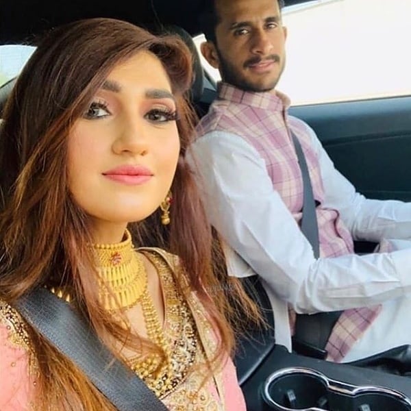 Awesome Pictures of Cricketer Hassan Ali with Wife