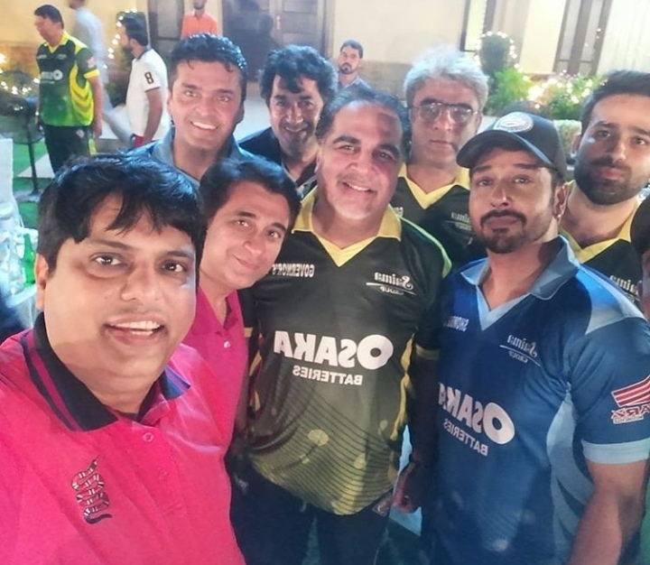 Pakistani Celebrities Playing Cricket 13
