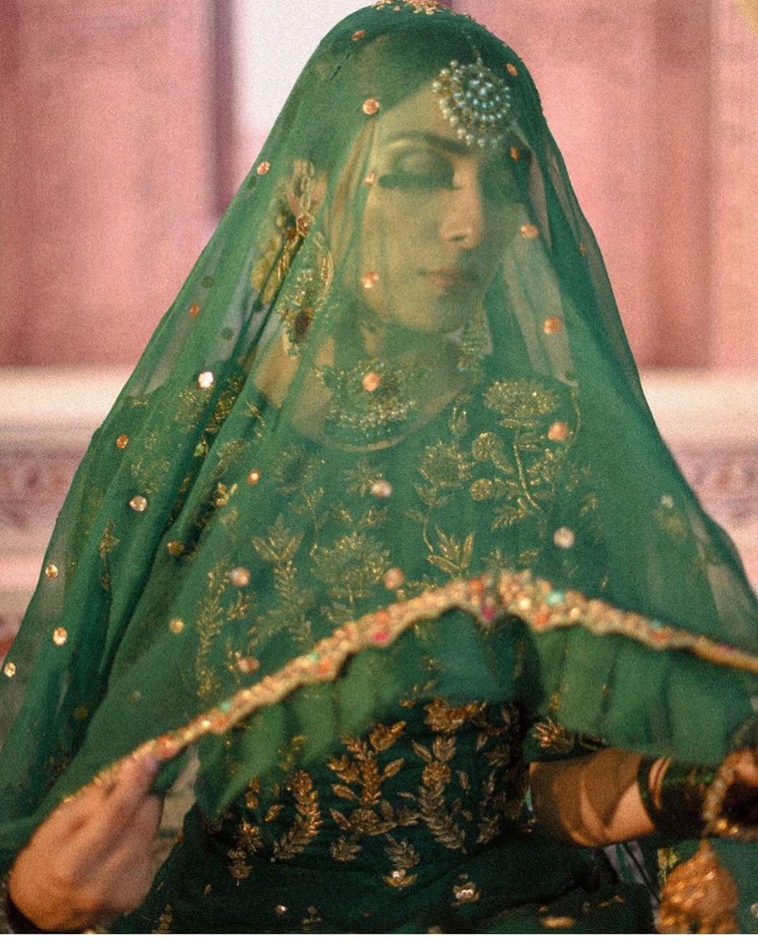 Awesome Bridal Photoshoot of Actress Ayeza Khan