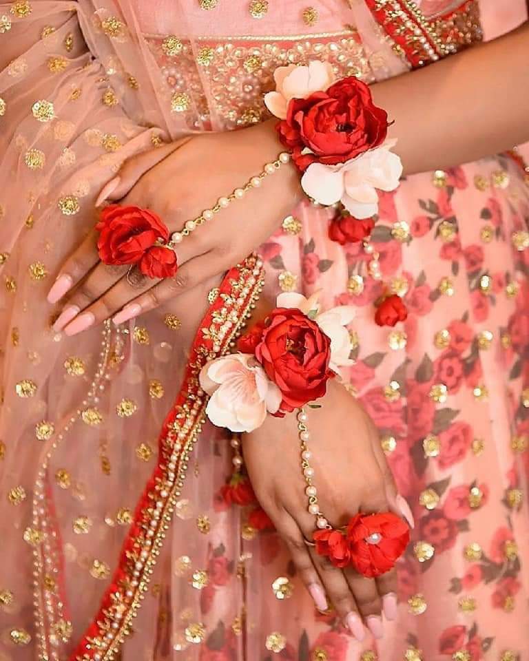 Unique Bridal Gajra Ideas for Awesome Look