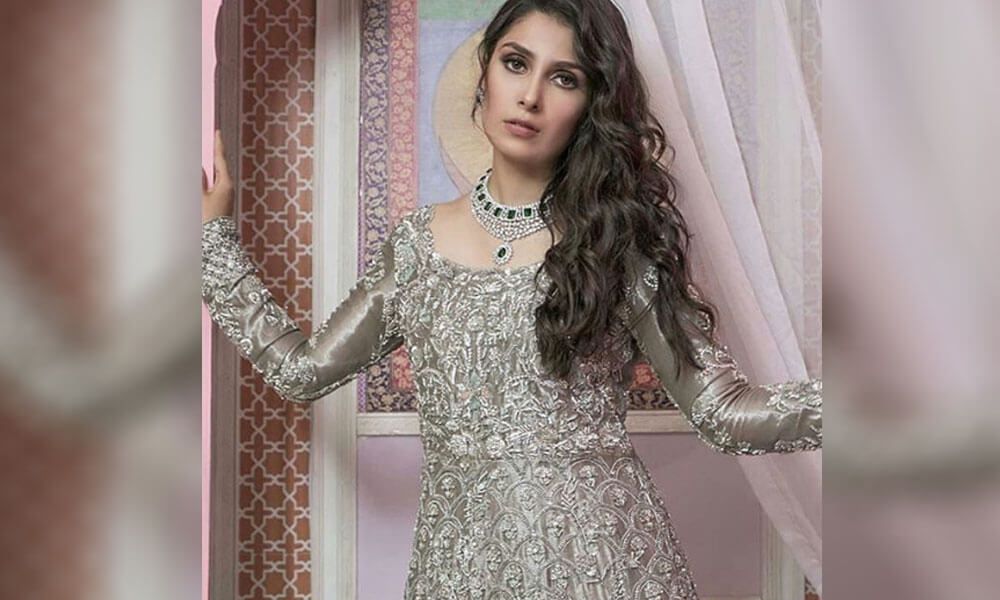 Ayeza Khan Opens Up About Her Controversial Character In Meray Paas Tum Ho