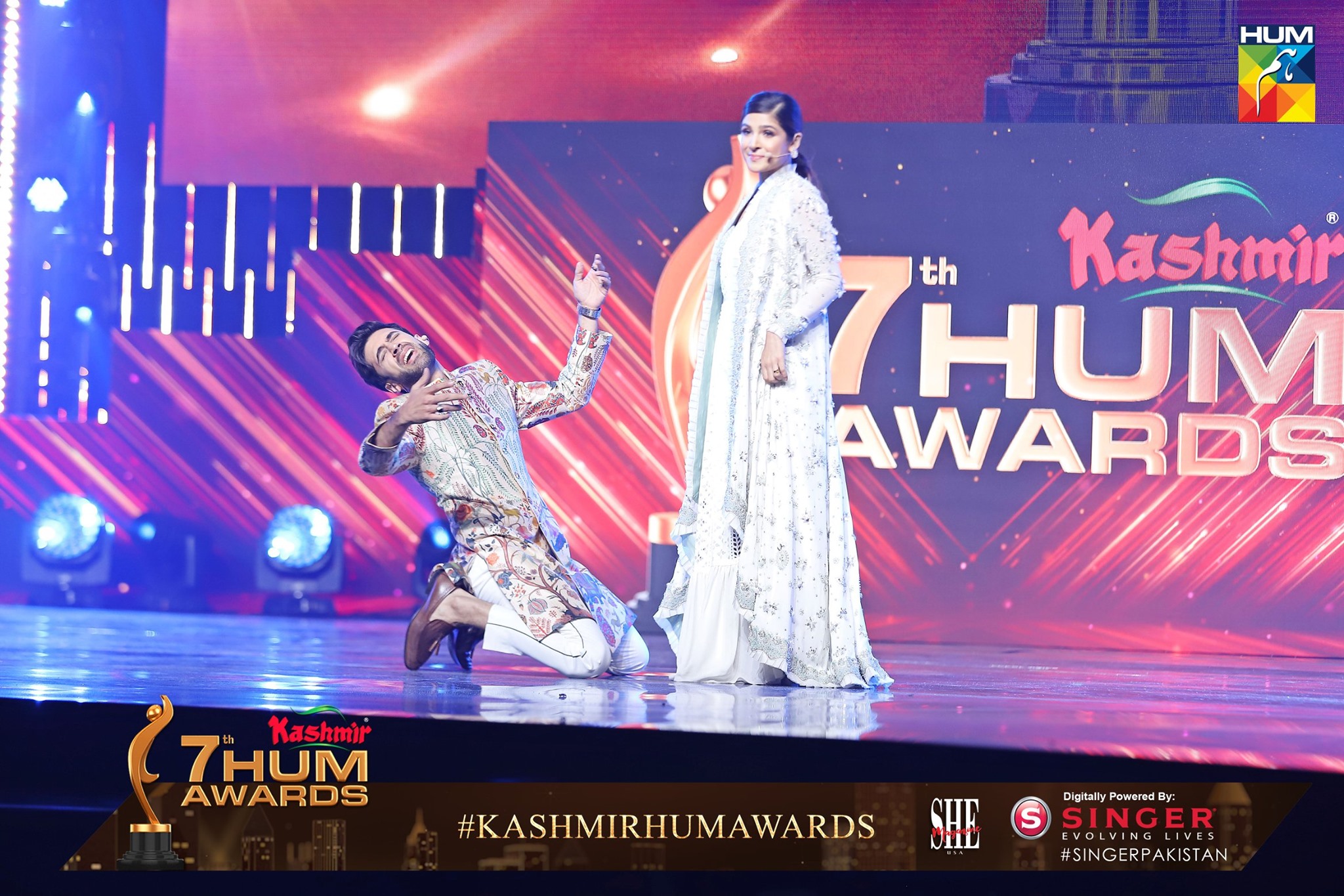 Beautiful Pictures of Pakistan Celebrities from Hum Awards 2019