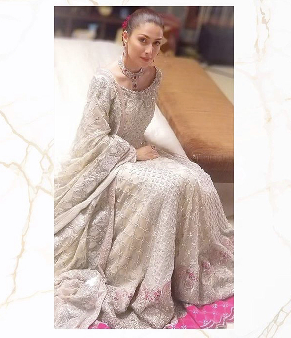Bridal Dress Wore By Ayeza Khan In MPTH Cost 1 Million Rupees