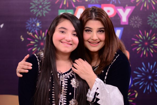 Awesome Pictures of Shagufta Ijaz and Javeria Saud with their Daughters