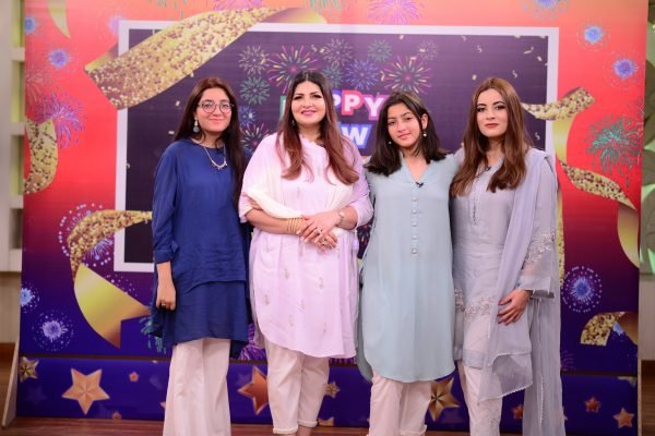 Awesome Pictures of Shagufta Ijaz and Javeria Saud with their Daughters