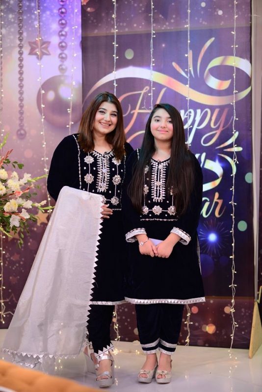 Awesome Pictures of Shagufta Ijaz and Javeria Saud with their Daughters