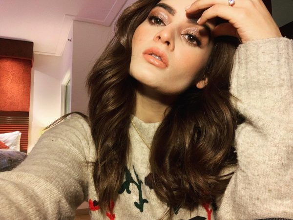 Actress Minal Khan New Awesome  Clicks