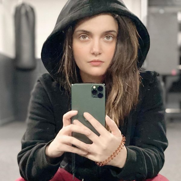 Awesome Pictures of Armeena Khan with her Fiance Faisal Khan