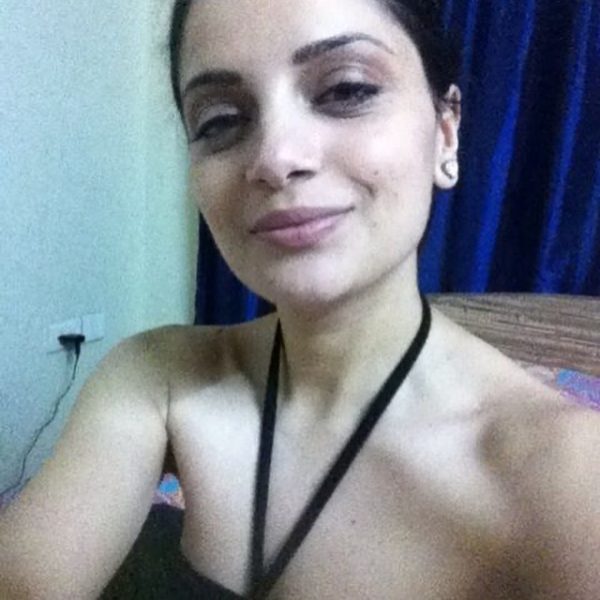 Awesome Pictures of Armeena Khan with her Fiance Faisal Khan