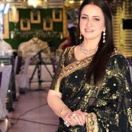 Saba Faisal with her Family at a Wedding Event