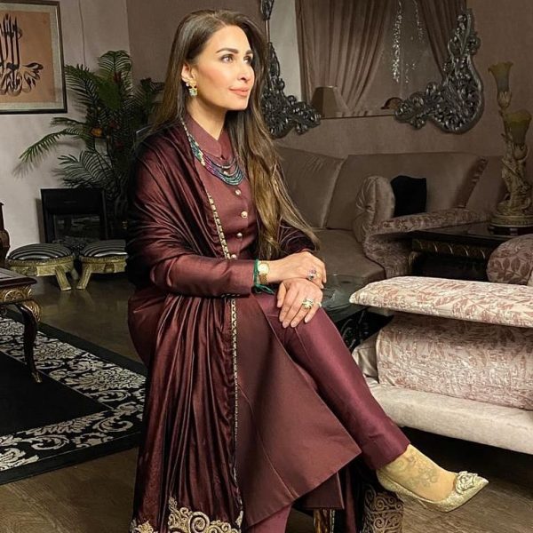 New Awesome Pictures of Actress Reema Khan with her Husband