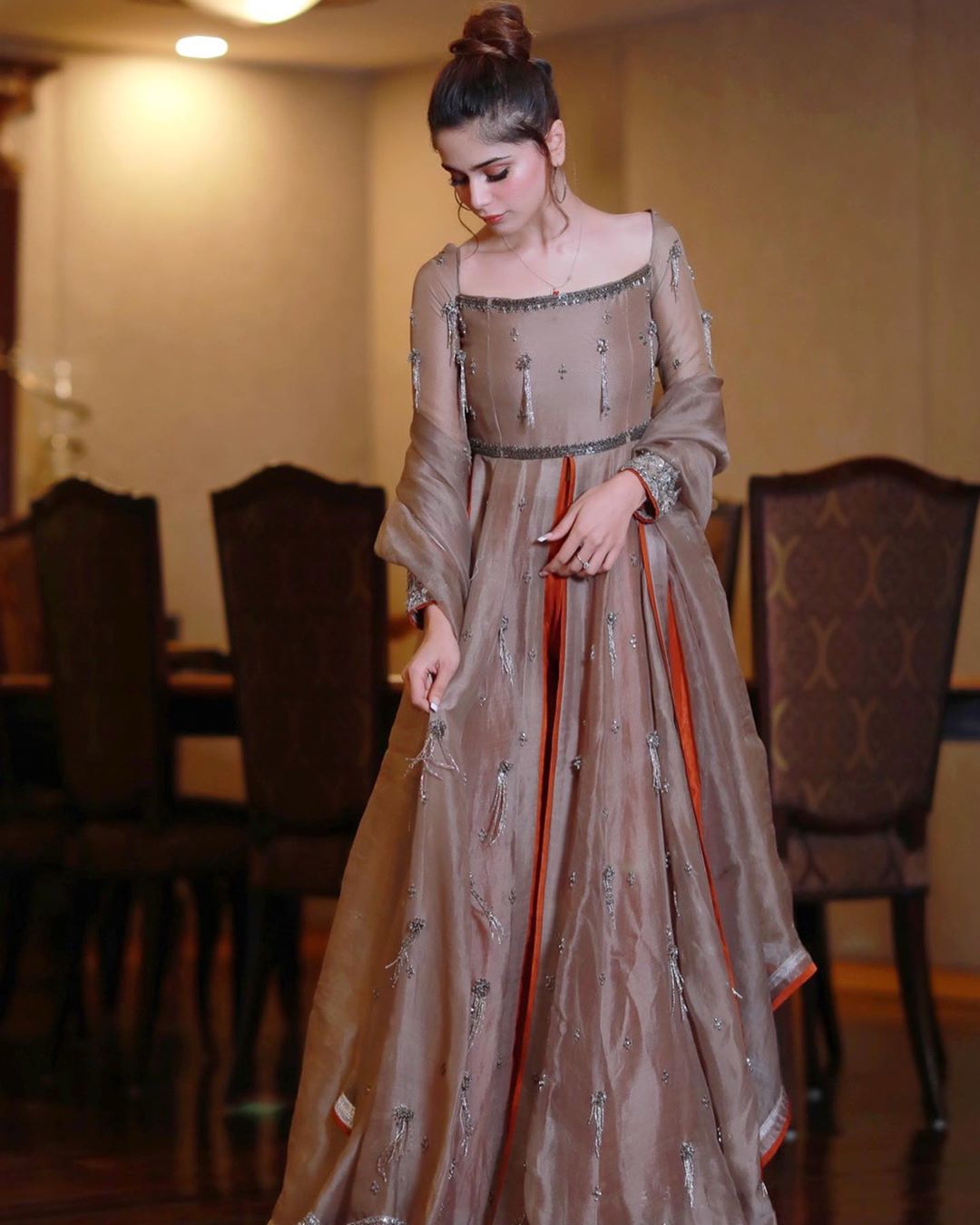 Aima Baig Looks Gorgeous in New Dress