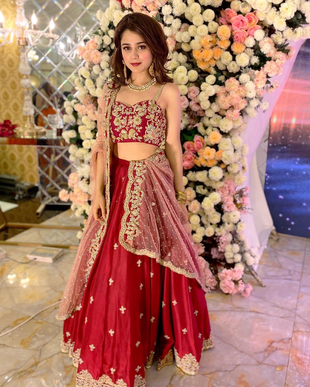 Aima Baig Looks Gorgeous in New Dress