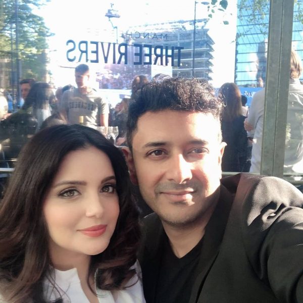Awesome Pictures of Armeena Khan with her Fiance Faisal Khan