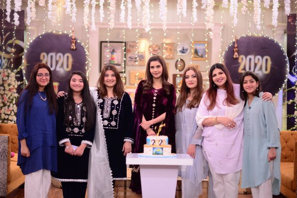 Awesome Pictures of Shagufta Ijaz and Javeria Saud with their Daughters