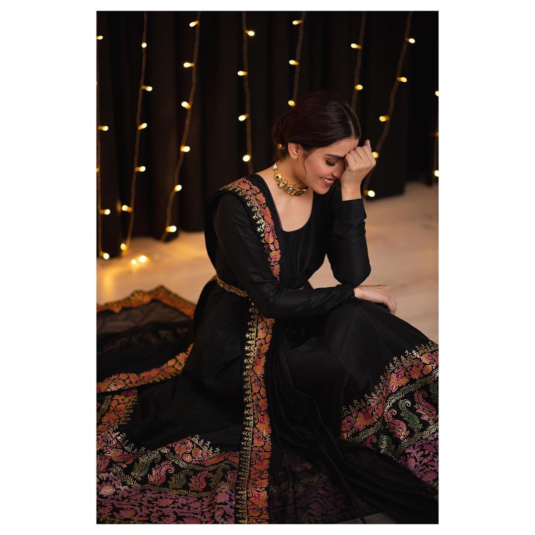 Ayeza Khan New  Awesome Clicks in Black Outfit
