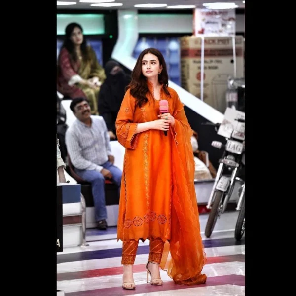 Sana Javed Gorgeous Pictures from Jeeto Pakistan