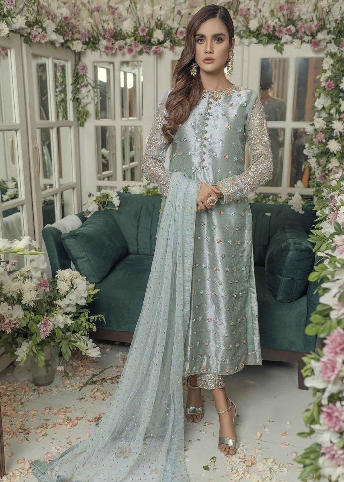 Beautiful Collection of Nikkah Dresses Ideas 2021 4 Beautiful Collection of Nikkah Dresses Ideas 2021