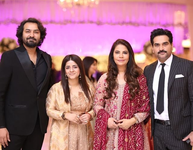 Beautiful Pictures of Humayun Saeed with family 