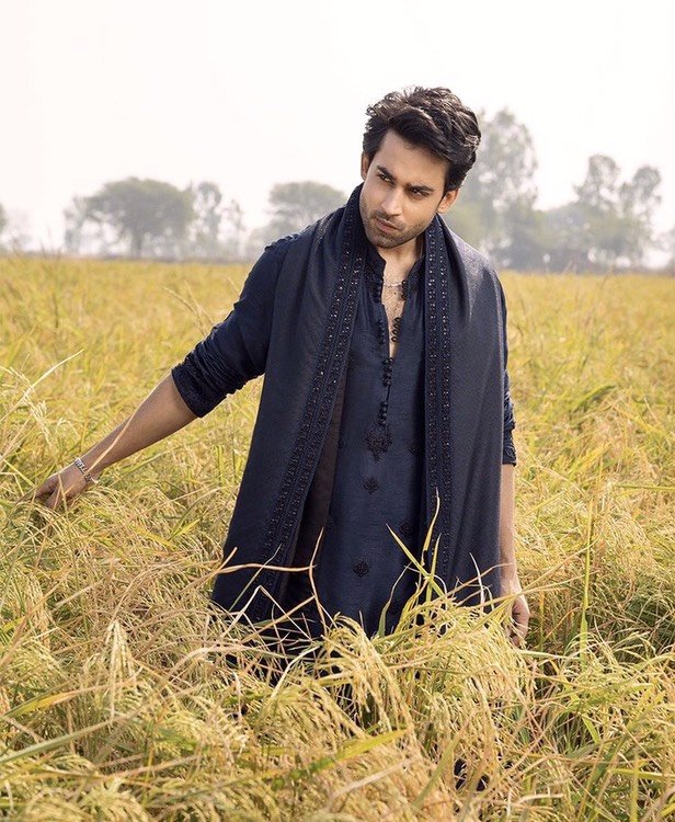 Sajal Aly And Bilal Abbas Photoshoot in Desi Mahol is so Attractive 2 Sajal Aly And Bilal Abbas Photoshoot in Desi Mahol is so Attractive
