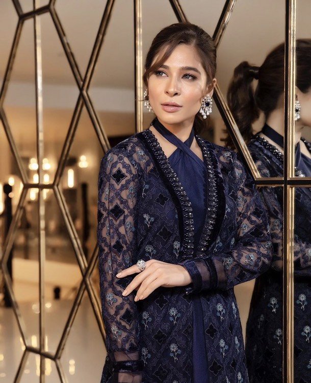 Ayesha Omar Stunning Pictures in Vibrant Desi Outfits