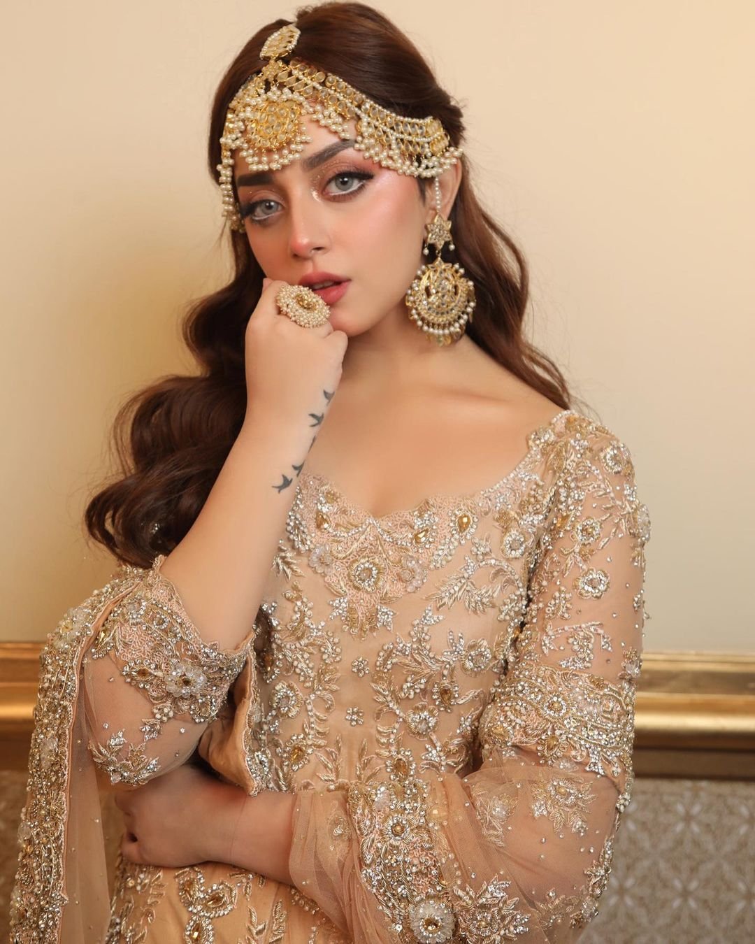 Alizeh Shah Stunning Pictures in Ivory Bridal attire