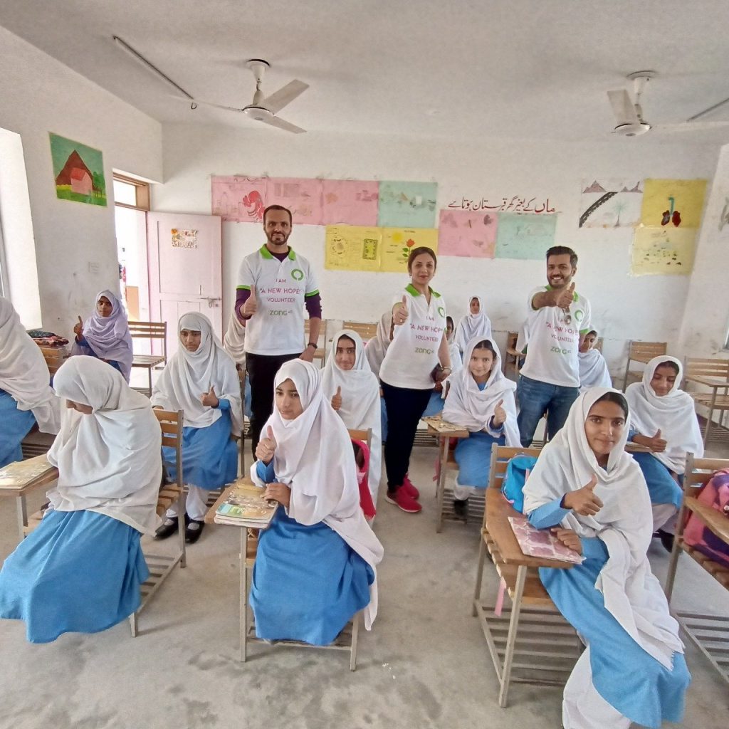 Zong Sets Up Digital Lab at Pak-China Friendship School, Gwadar 2 Zong Sets Up Digital Lab at Pak-China Friendship School, Gwadar