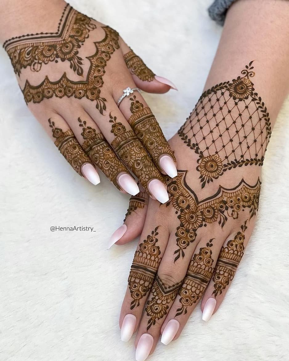 Simple Hand and Feet Mehndi Designs 2022 for weddings 3 Simple Hand and Feet Mehndi Designs 2022 for weddings