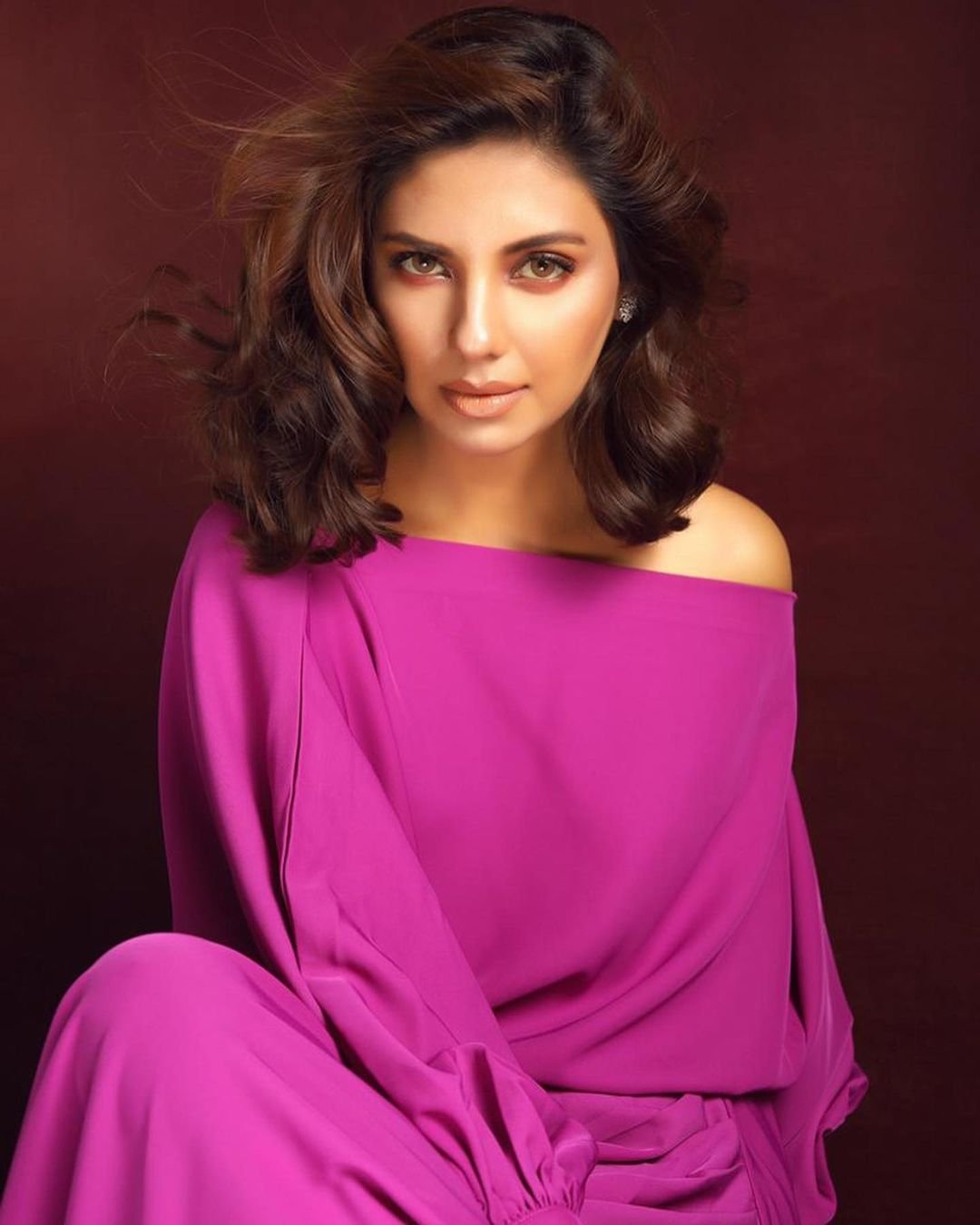 Sunita Marshall Flaunts elegance in purple 