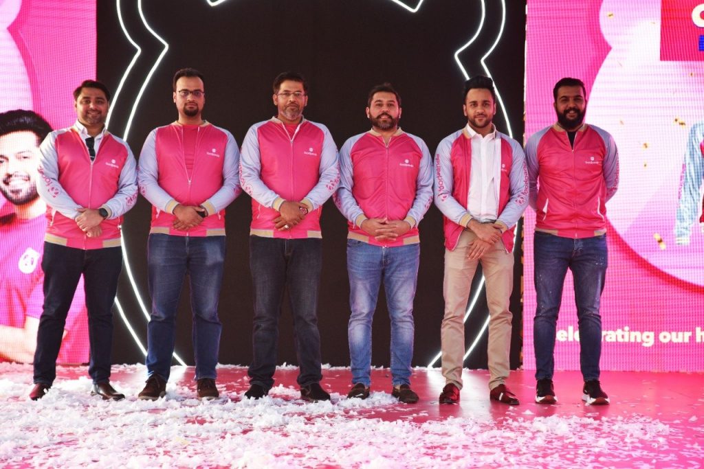 foodpanda celebrates its riders by unveiling the vibrant new 'Rider Kit' 2 foodpanda celebrates its riders by unveiling the vibrant new 'Rider Kit'