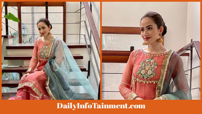 Sana Javed ignites fashion world with her peachy Outfit