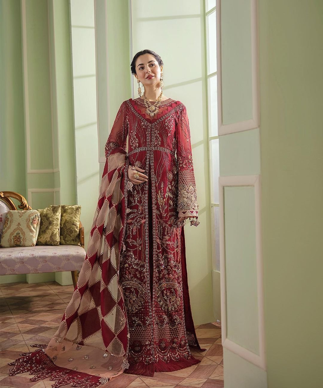 Hania Aamir looks Ravishing in Latest Shoot