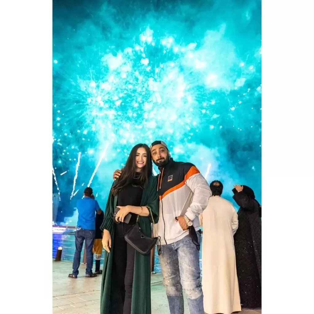 Sana Javed touring Dubai with husband - Charming Glimpses