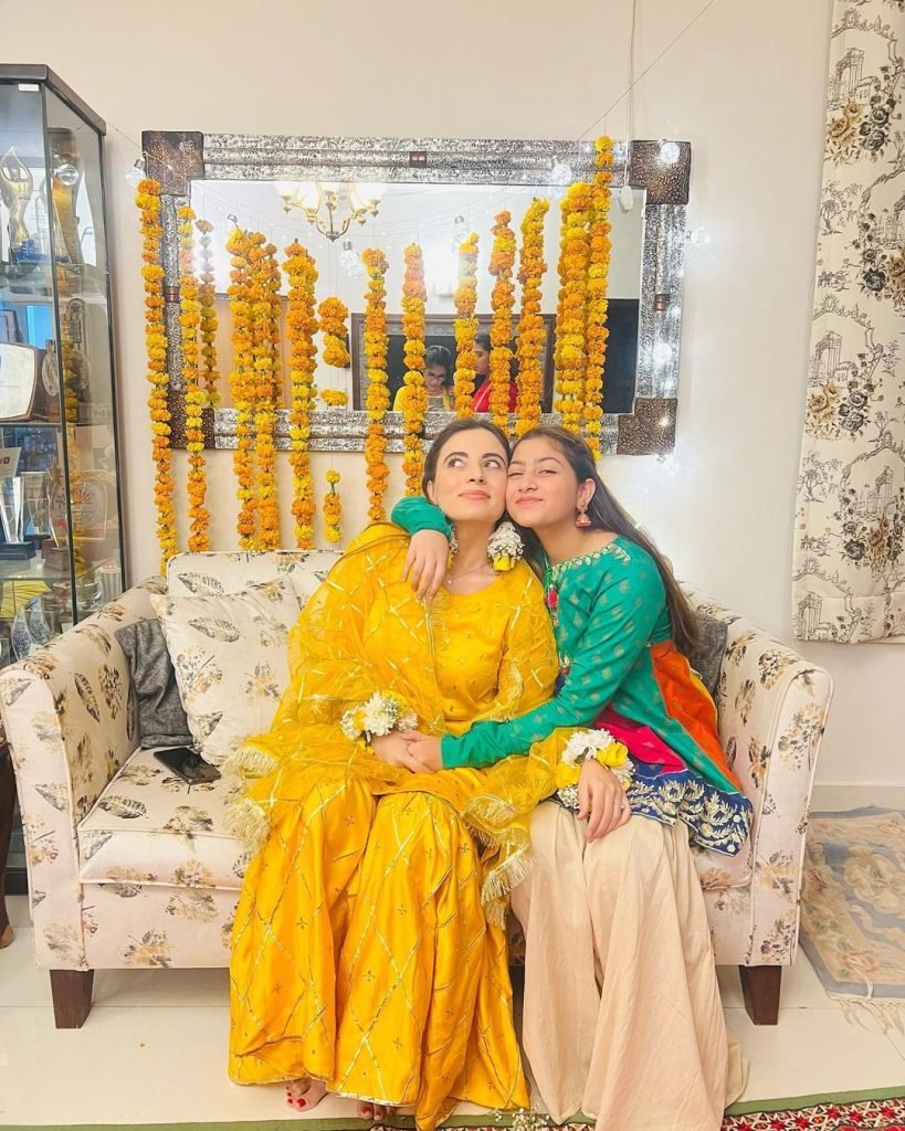 Beautiful Pictures of Shagufta Ejaz Daughter Engagment 12 Beautiful Pictures of Shagufta Ejaz Daughter Engagment