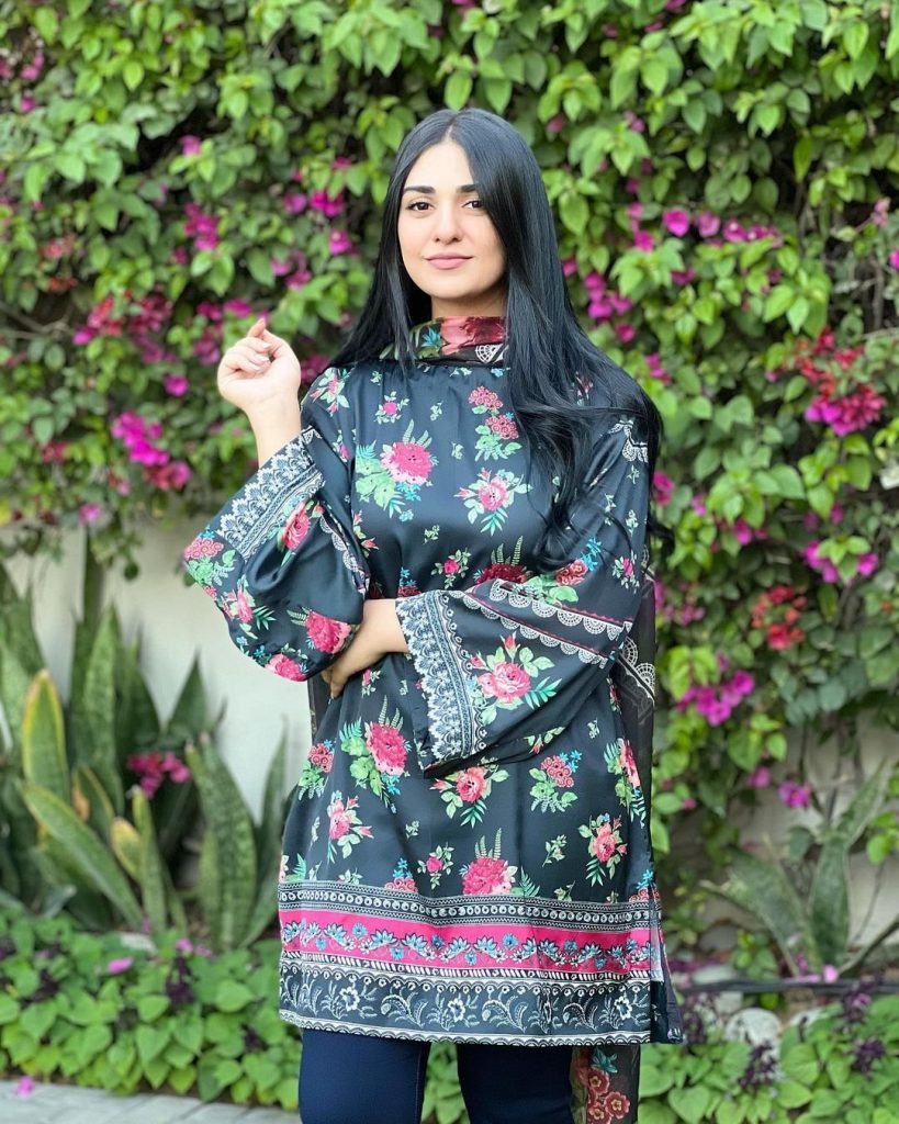 Sarah Khan Twins in Floral Attire 5 Sarah Khan Twins in Floral Attire