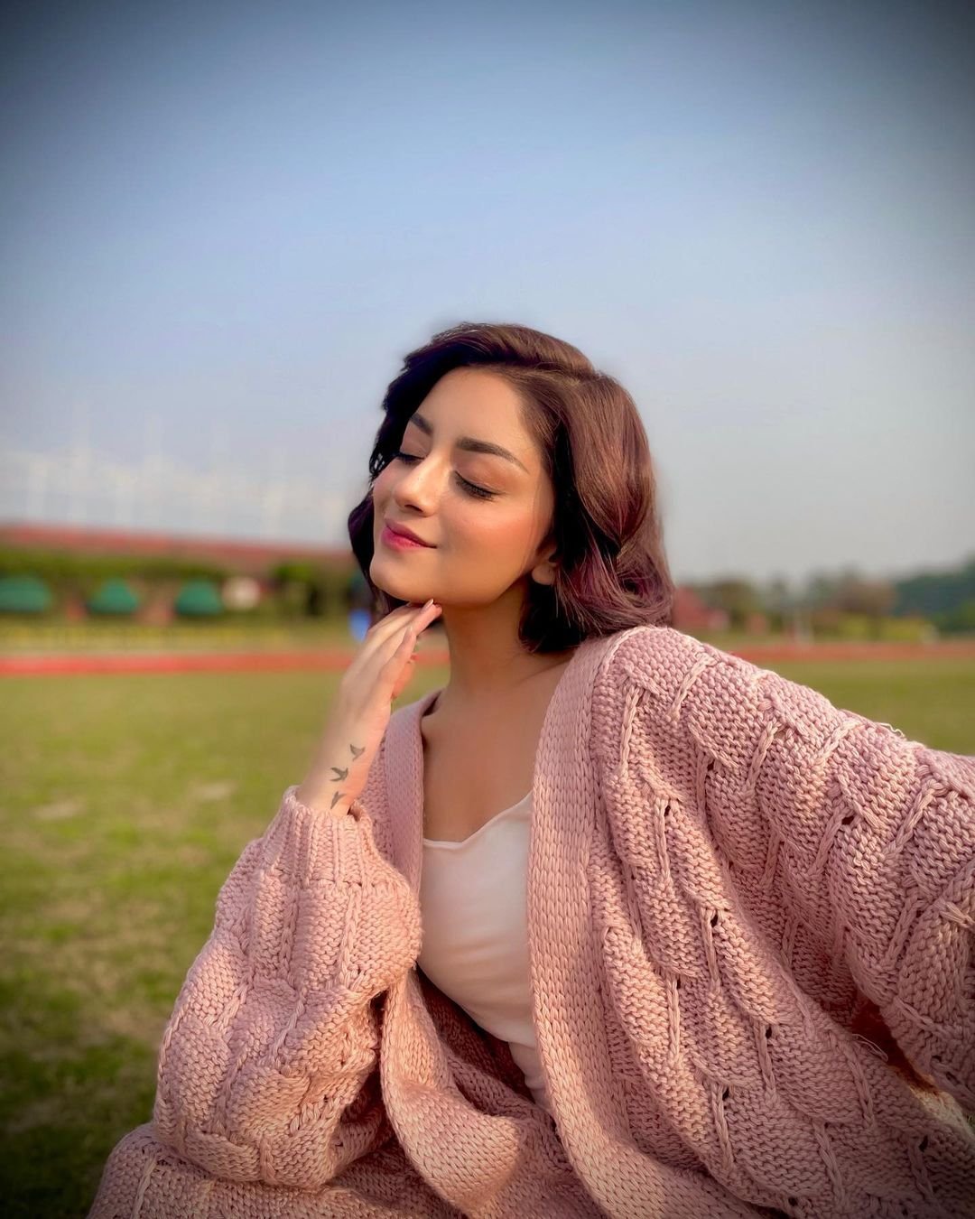 Alizeh Shah Air Kissed pictures are super cute 7 Alizeh Shah Air Kissed pictures are super cute