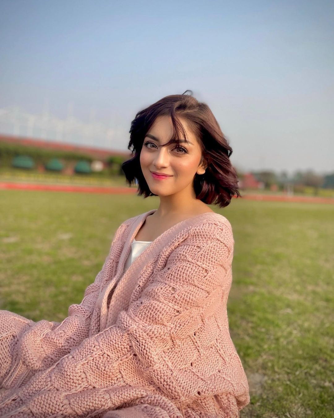 Alizeh Shah Air Kissed pictures are super cute 8 Alizeh Shah Air Kissed pictures are super cute
