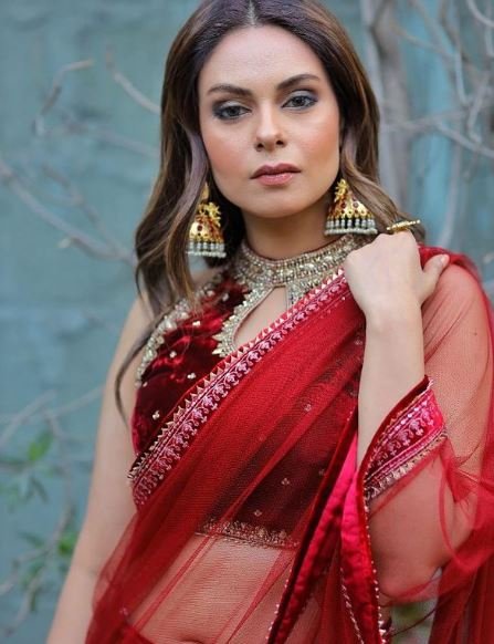 Amar Khan Revealing and Bold Dressing receives Backlash 2 Amar Khan Revealing and Bold Dressing receives Backlash